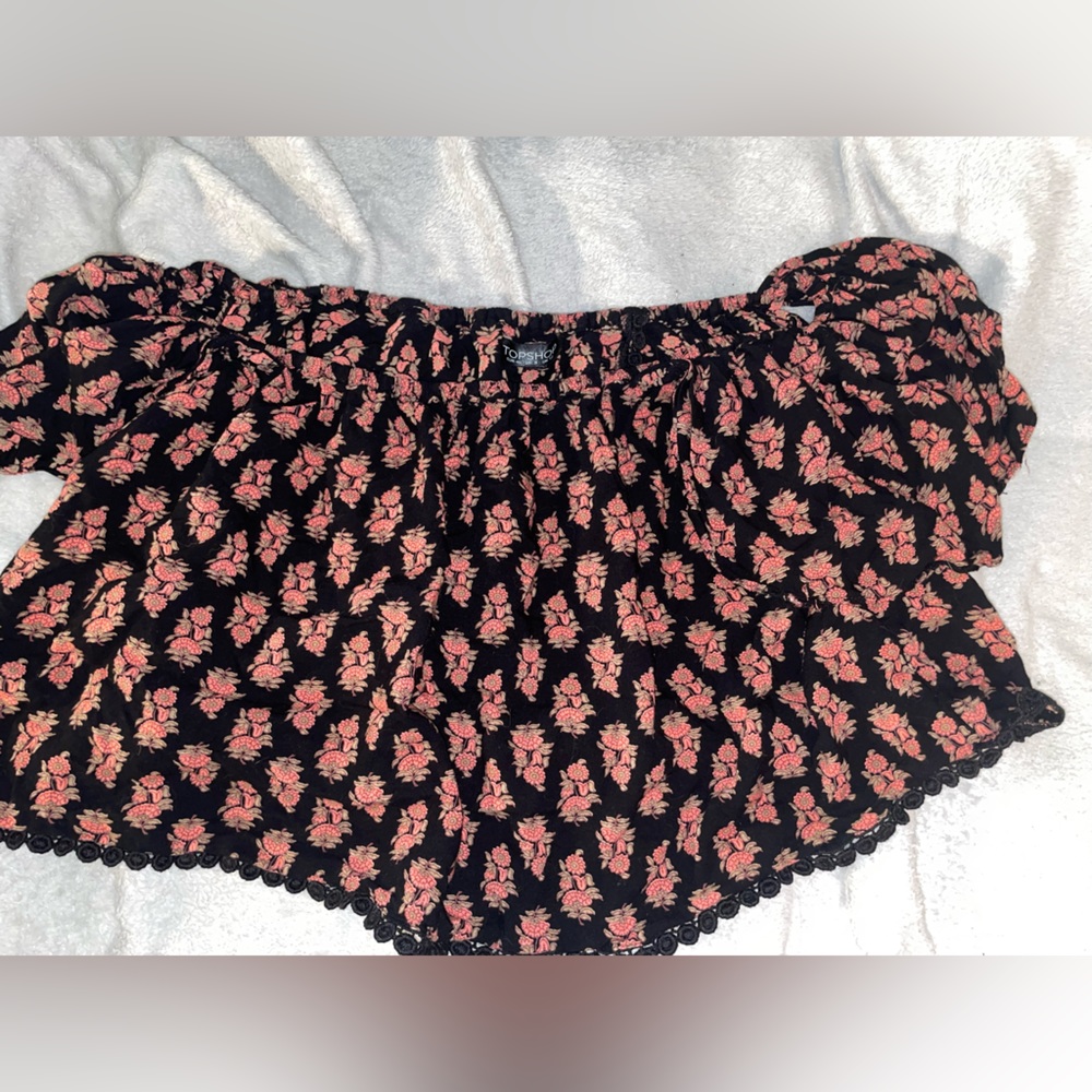 topshop off shoulder shirt medium.